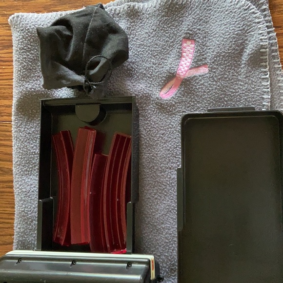 Board has wheels to spin without disrupting tiles - Picture 3 of 3